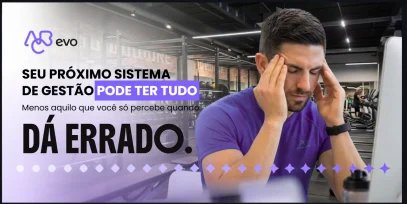 Gestor avaliando a segurança de dados de um sistema para academia
